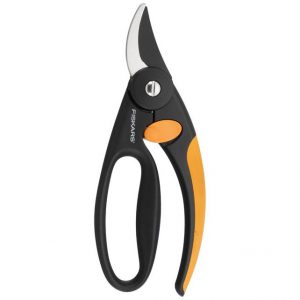Секатор плоскостной FISKARS 1001534 P44 с петлей для пальцев